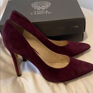 Vince Camuto Kain Pointed Pump dark garnet